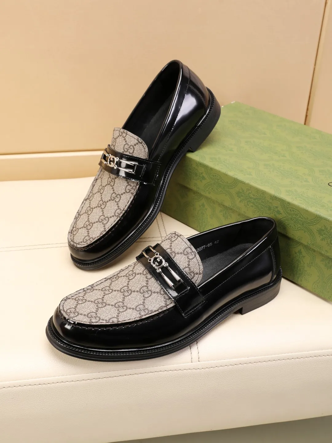 Men's shoes 250 🆘【GUCCI】Gucci ·🐂里· Hot-selling beanie shoes, top brand luxury, top quality, latest fashion beanie shoes. The upper is made of original first-layer cowhide. (Full first-layer water-dyed 🐂 leather and lining). The original stylish and stylish soft rubber wear-resistant and non-slip outsole is light and comfortable on the foot, available in optional colors! Matching code: 39-44 (customized at 39.45.46)